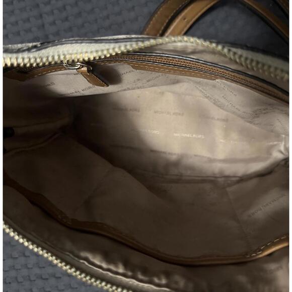 Michael Kors Authentic Cream Leather Shoulder Bag Purse Handbag - Picture 5 of 9